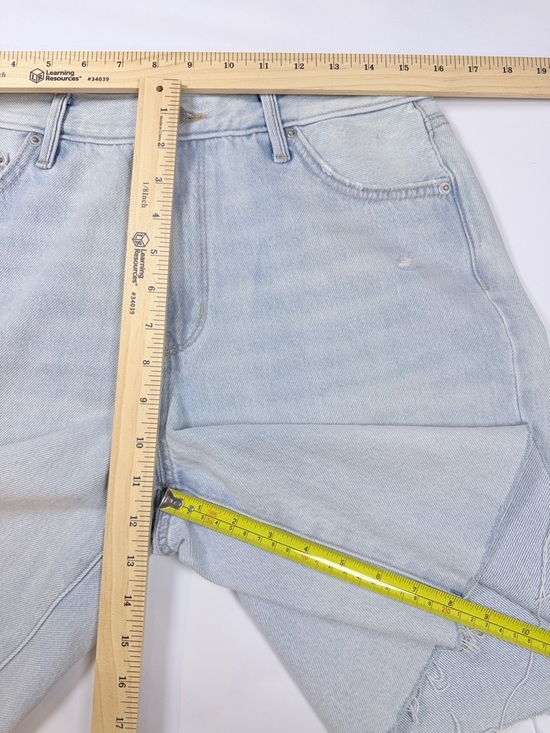 Sonoma Goods For Life Denim Shorts Women’s Size 10 Light Blue Wash NWOT - Picture 5 of 6